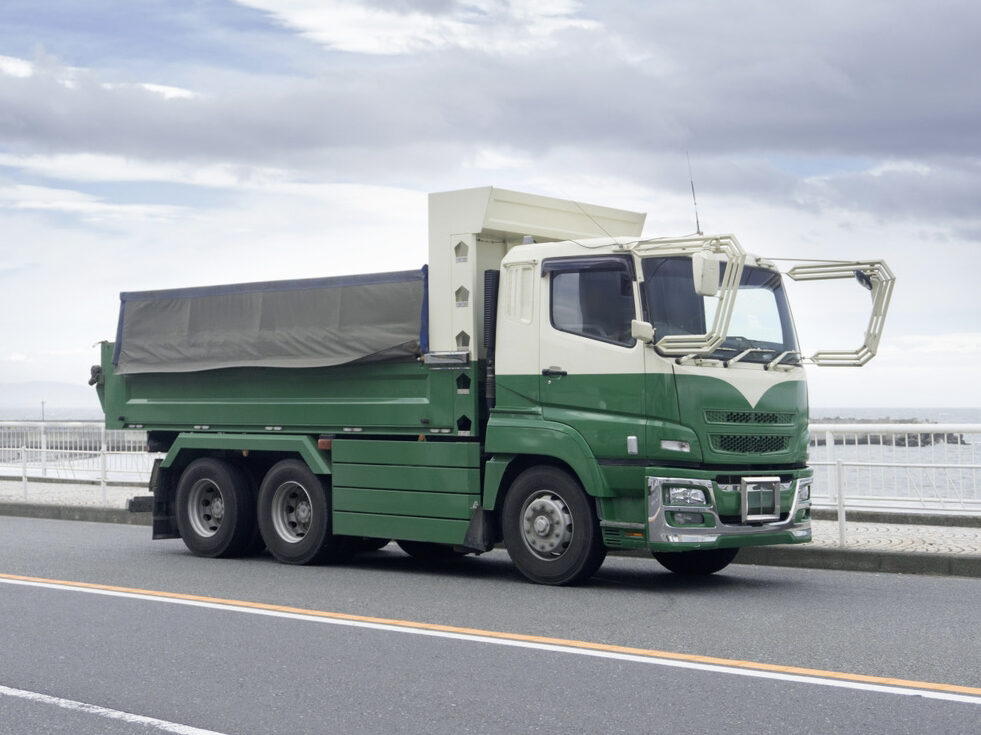 ダンプカー